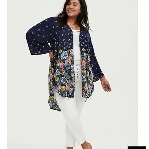 Torrid Navy Floral Shirt Tail Flowy Kimono Size 00/0/M/L